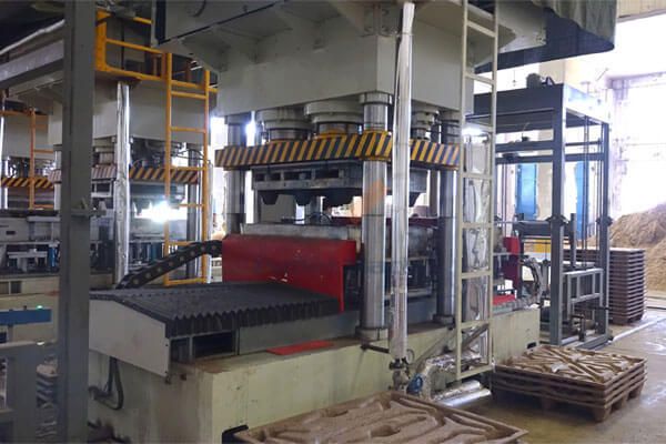 double moulds wood pallet making machine