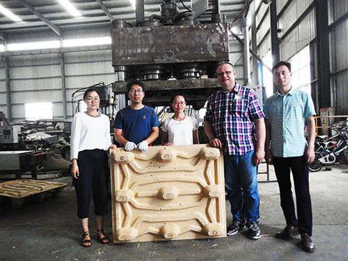 Finnish Customer Came to Test Presswood Pallet Machine in July 2017