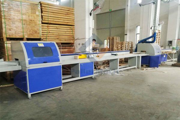 CNC wood cutting machine