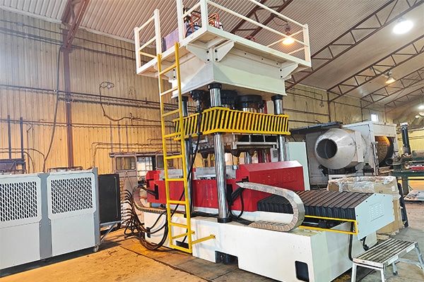 double mould plastic pallet machine
