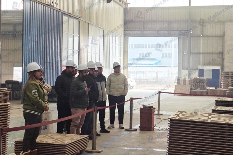 Brazilian Customers Visit ThoYu Molded Pallet Production Facility