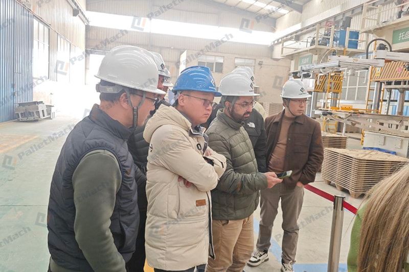 Brazilian Customers Visit ThoYu Molded Pallet Production Facility