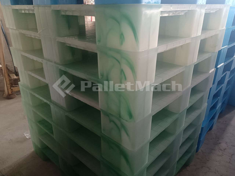 Food Packaging Recycling Machine Transforms Waste into Custom Pallets