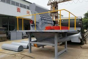 High-Efficient Wood Crushing Machine