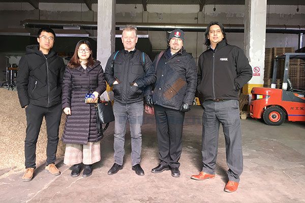 UK clients visit PalletMach factory